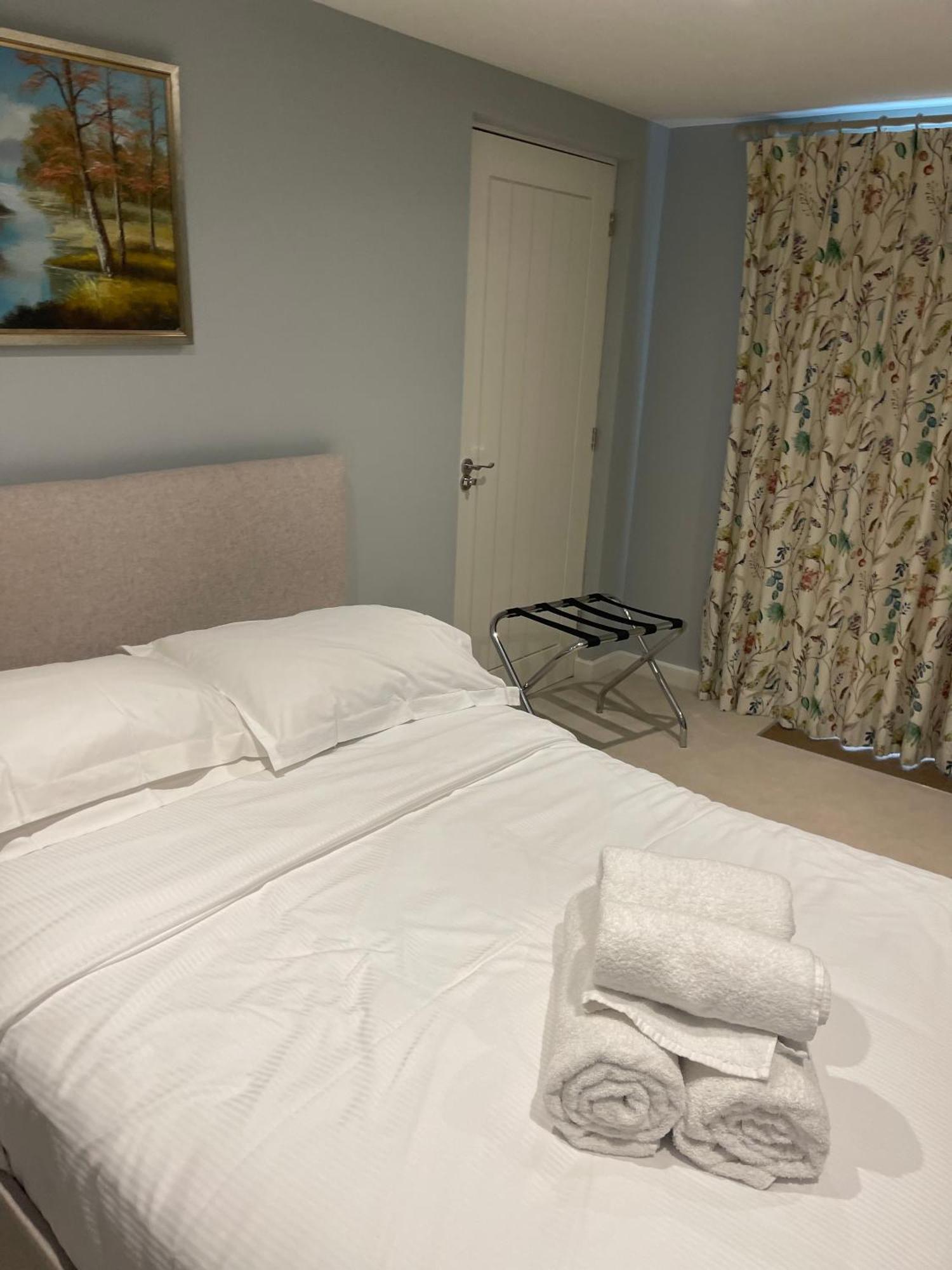Hotel The Kings Head Whiteparish Esterno foto