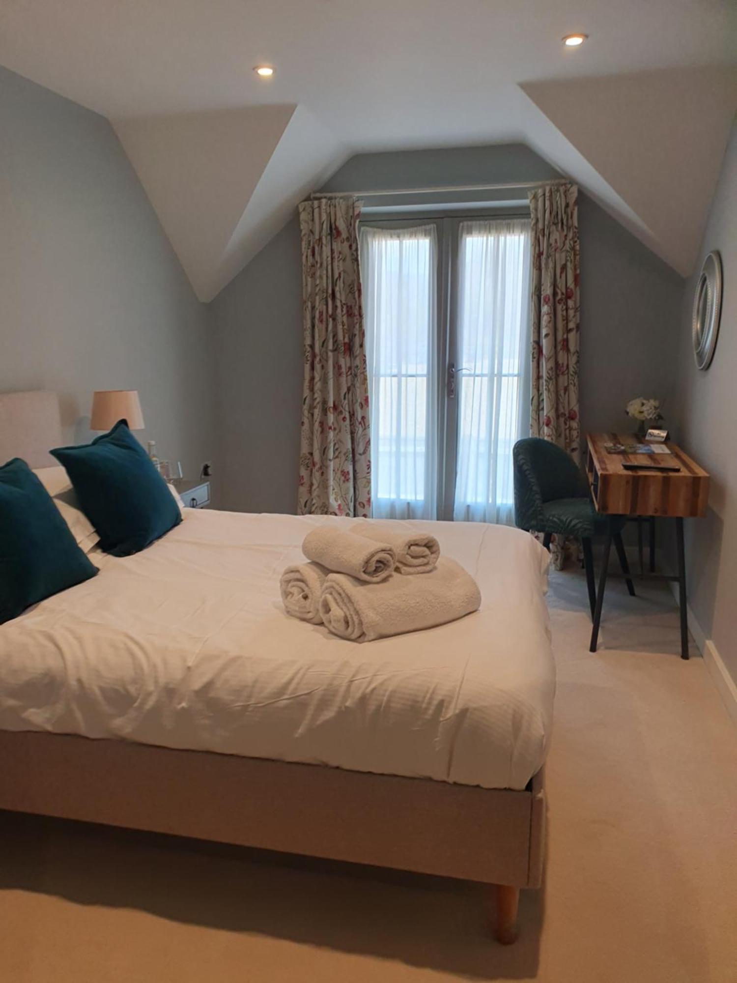 Hotel The Kings Head Whiteparish Esterno foto